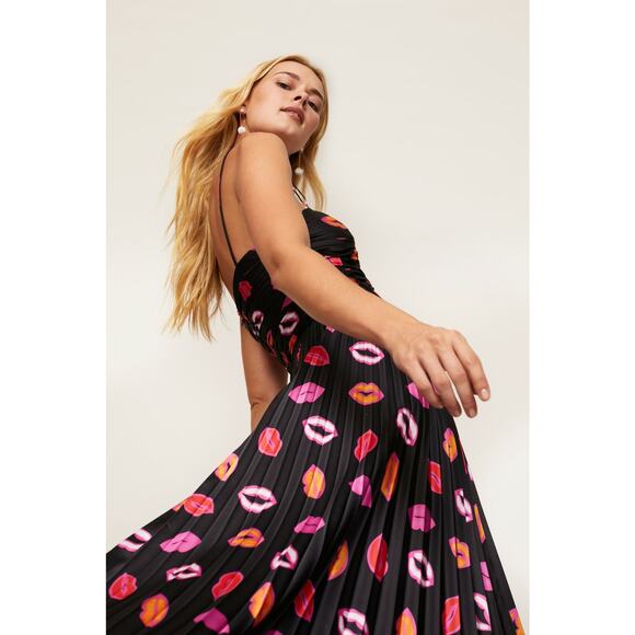 AMUR Afra Pleated Midi Dress - Picture 5 of 5